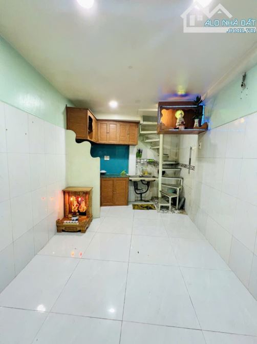 Nhà mới gần Chợ Phú Lâm (Q6) - 4 tầng 3 PN 2 WC - Hướng Đông - SHR
