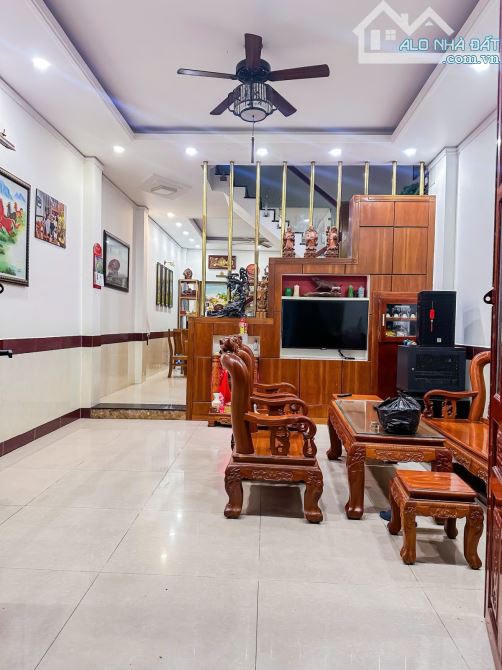 Huỳnh Văn Nghệ tân hình 74m2 3 tầng giá chỉ 7 tỷ