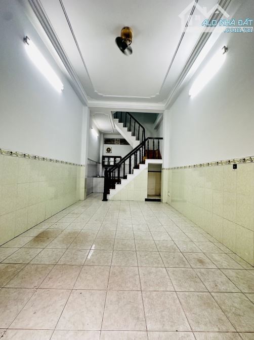 Nghĩa Hòa tân bình 35m2 6 tầng giá chỉ nhỉnh 8 tỷ