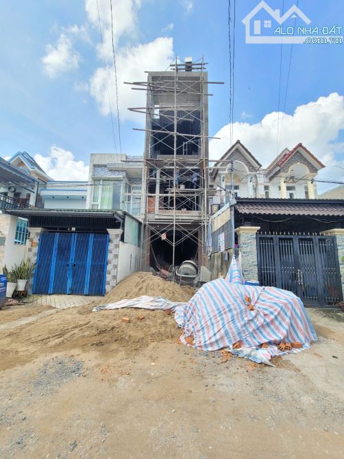 Bán nhà 1 trệt 2 lầu Hoàn Công, full nội thất p.Đông Hòa Tp.Dĩ An chỉ 6ty500 TL M7790