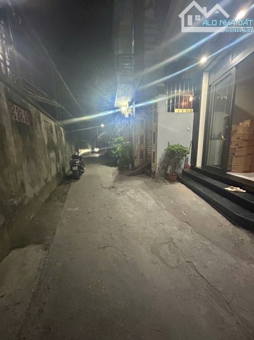 BÁN NHÀ XÃ HỮU HÒA THANH TRÌ 37M 4 TÀNG MT3,62M 3PN GẦN TRƯỜNG CHỢ SỔ ĐỎ RIÊNG CHỈ 4.5 TỶ