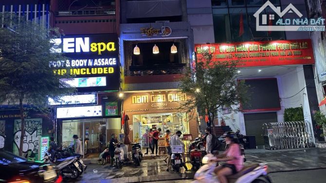 Mặt Tiền Đề Thám- Quận 1 Giao với Bùi Viện: Nở Hậu 4m12x 22m Chỉnh Chủ Dòng tiền 90tr/Th