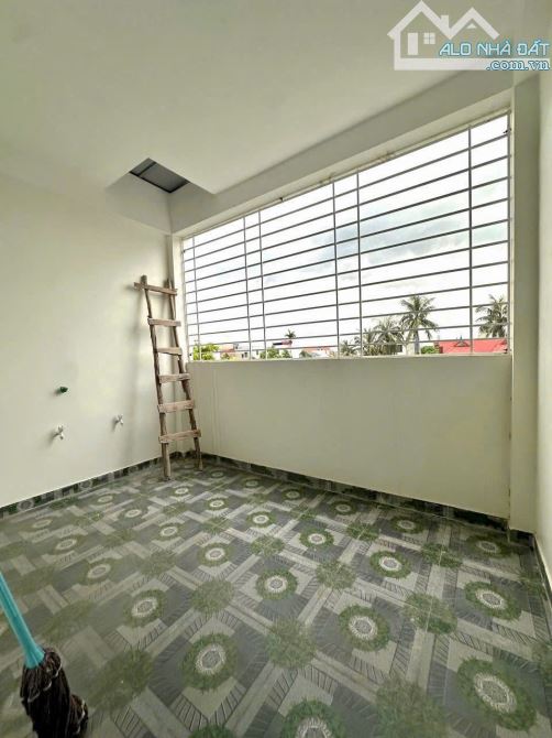 Bán nhà 3 tầng lô góc xây mới cực thoáng.ngay trung tâm Kiến An