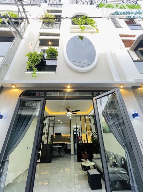 Nhà Mới Đẹp Gò Vấp - Gần Mặt Tiền, Công Viên Làng Hoa - 3PN - Full Nội Thất - Sổ Vuông