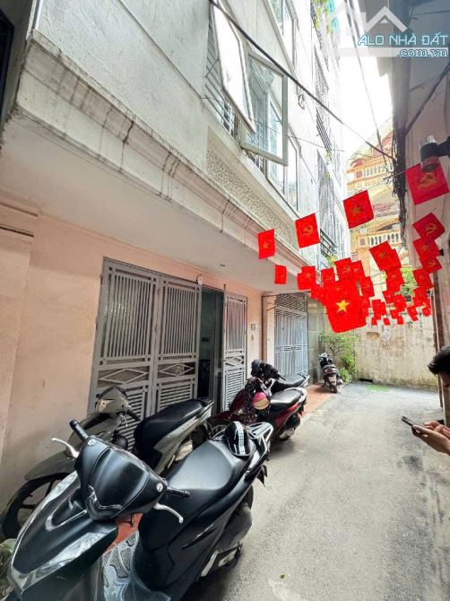 BÁN NHÀ PHỐ DƯƠNG QUẢNG HÀM, TRUNG TÂM CẦU GIẤY, 5 TẦNG * 51M/TẦNG, GIÁ 17,5 TỶ
