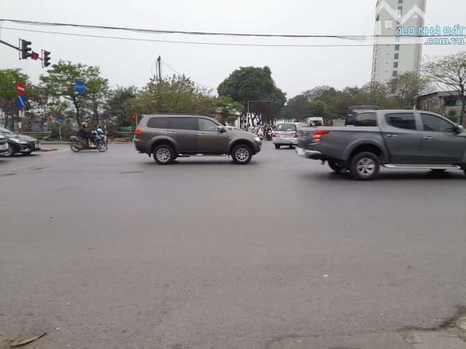 (Mặt tiền 21m) Bán nhà mặt phố Ngọc Hồi - sắp mở đường 30m, 800m2, MT 21m Giá 138 tỷ