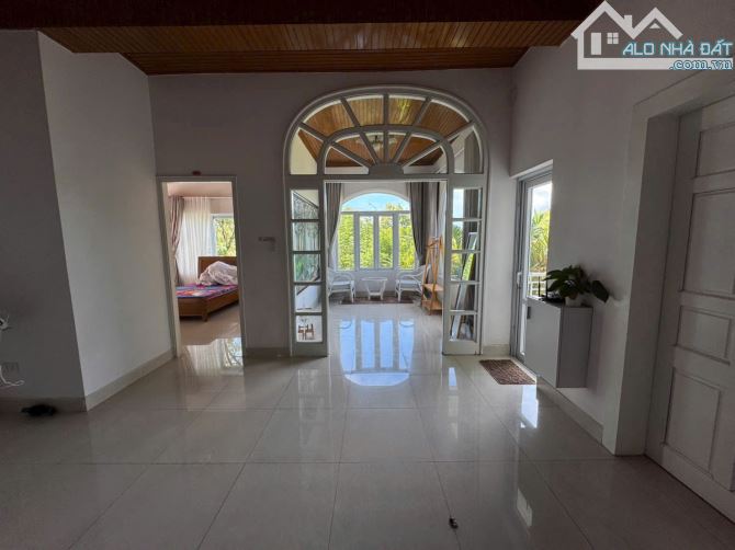 VILLA SÂN VƯỜN 1.200M2 - SỔ FULL XD - VIEW HỒ XUÂN HƯƠNG -MẶT TIỀN 30MET SƯƠNG NGUYỆT ÁNH - 10