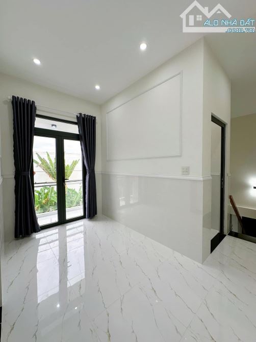 NHÀ TRỆT LẦU HIỆN ĐẠI NHÁNH Đ.NGUYỄN VĂN LINH GẦN CÂY XĂNG SỐ 9, CHỢ BÀ BỘ, LONG TUYỀN, CT - 10
