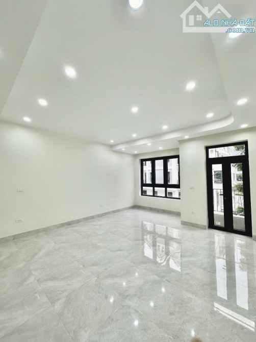 Nhà đẹp về ở! Liền kề 100m, Hoàn thiện Full nội thất, Thang Máy tại KĐT Kim Chung Di Trạch - 11