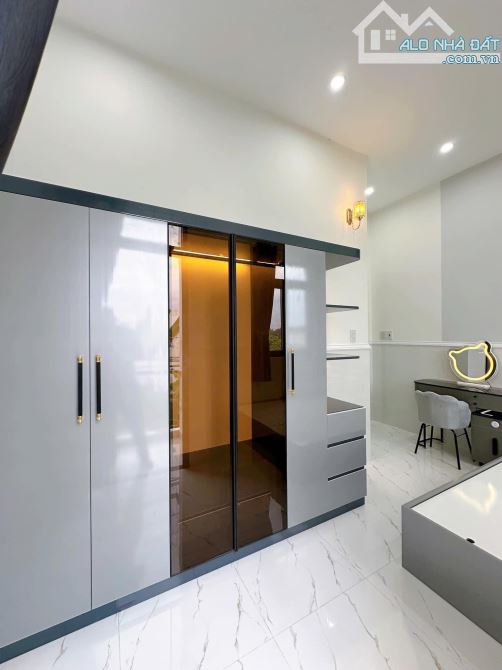 NHÀ TRỆT LẦU HIỆN ĐẠI NHÁNH Đ.NGUYỄN VĂN LINH GẦN CÂY XĂNG SỐ 9, CHỢ BÀ BỘ, LONG TUYỀN, CT - 11