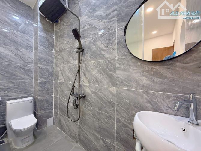 📌📌📌LÀM VIỆC TRỰC TIẾP GIÁ TỐT !!! 👉 Bán nhà gác đúc kiệt 223 nguyễn chí thanh - 11