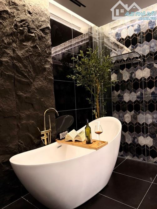 BÌNH TÂN-  KHU LÊ VĂN QUỚI - 108M2 -5 TẦNG - THANG MÁY -NỘI THẤT CAO CẤP -HẺM 12M - 11