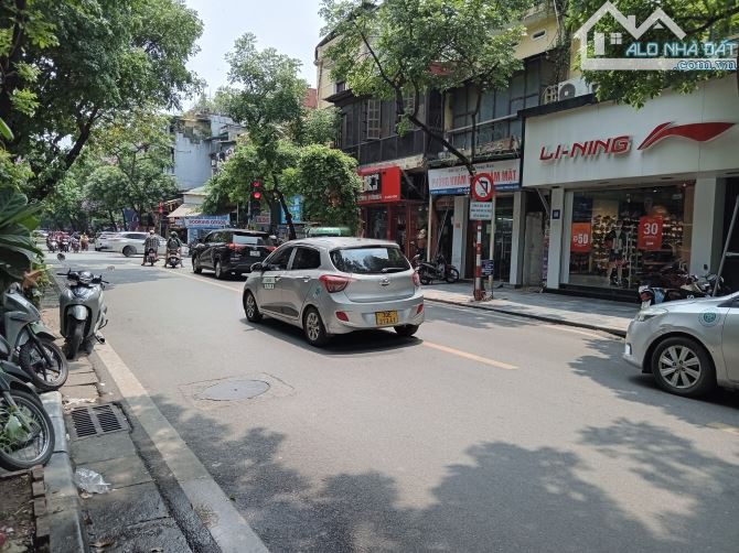 Bán nhà mặt phố Hàng Bông giáp Hàng Gai DT 365m2 x MT 14.5m x 3 tầng, Giá 190 tỷ