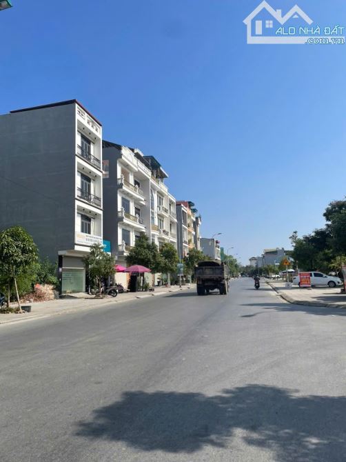 Bán đất 2 Mặt Nguyễn Quyền Đại Phúc . dt 104,1m . mt 6.47m . hướng ĐB & TB . giá 22 tỷ - 1