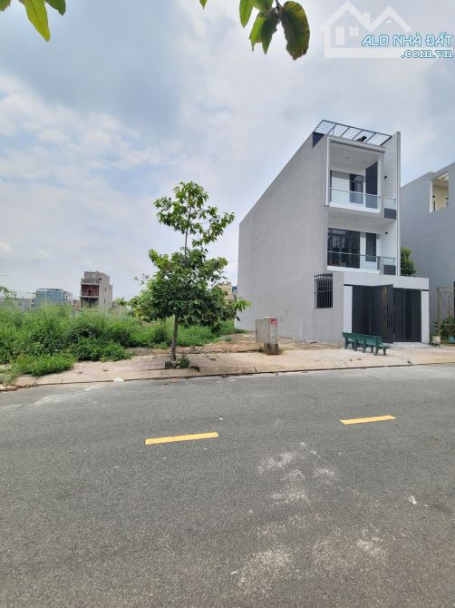 3Tỷ900__80m2 🔥👉 Đất khu Phú Hồng Thịnh__gần Làng Đại học Thủ Đức__ra ĐT743A chỉ 100m - 1