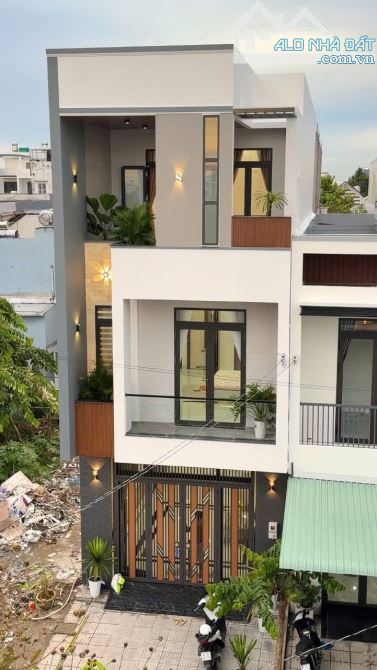 Nhà KDC Hồng Loan, 1 trệt 2 lầu full nội thất, dọn vào ở ngay, pháp lý đầy đủ - 1