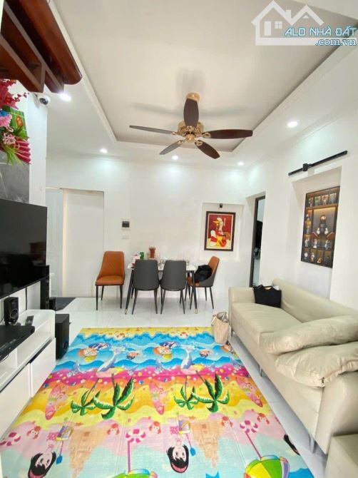 BÁN TẬP THỂ TẦNG 5 ,BỘ T .CHÍNH, 43 NGUYỄN NGỌC DOÃN, ĐỐNG ĐA. 150M2 – 5PN. 4,48 TỶ - 1