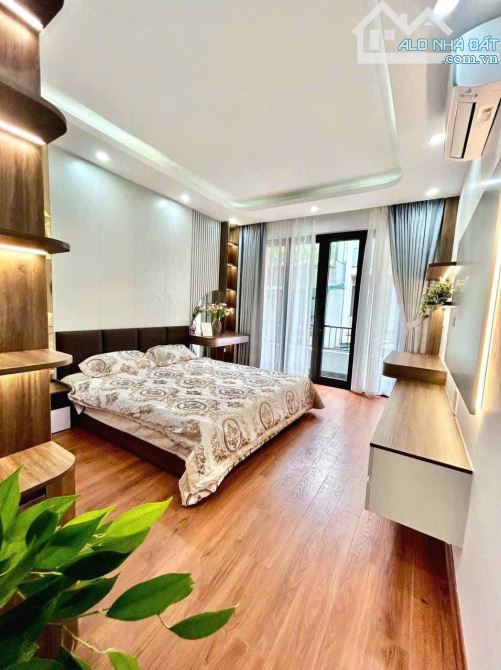 Bán nhà Trần Khát Chân, DT 70m x 6 tầng thang máy, mặt tiền 3.8m, ô tô đỗ cửa - 1