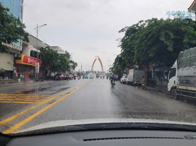 👉 Cần bán lô đất mặt đường quốc lộ 38 phố Ba Huyện Khắc Niệm. Đường rộng 35m kinh doanh s - 1