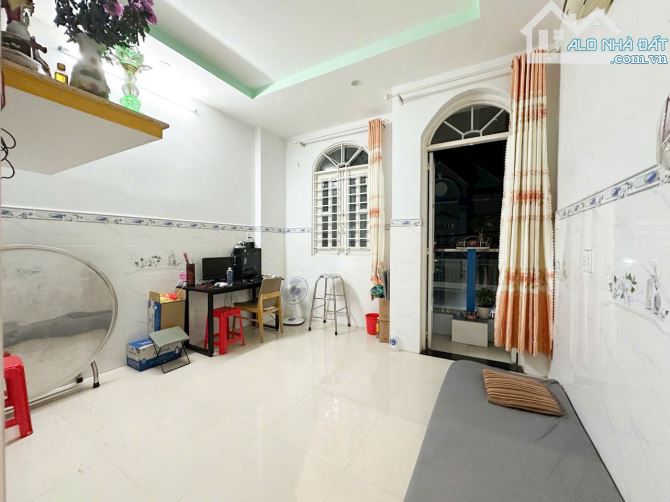 Bán nhà sổ hồng riêng Huỳnh Tấn Phát, Nhà Bè, Dt 4 x15,2m. 1 lầu. Giá 4,69 tỷ - 1