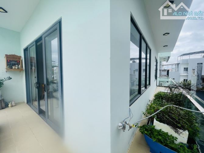 # MT Nguyễn Tri Phương đường 10.5m, 230m2, 3 tầng còn mới, đoạn Kinh Doanh Thịnh - 1
