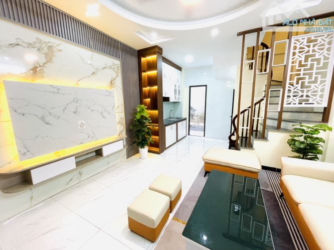 NHÀ 5 TẦNG, SÁT NÁCH TIME CITY, NGÕ 4 CHỖ ĐỖ CỬA - 1