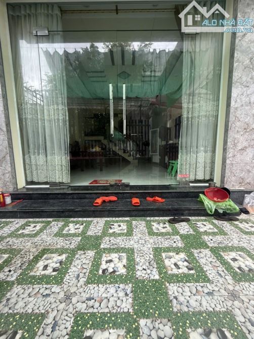 Bán căn nhà lô góc độc lập 3 mặt thoáng - 1
