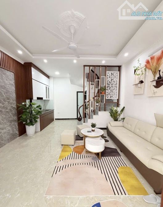 BÁN NHÀ THẠCH BÀN CỔ LINH,LONG BIÊN GẦN AEON VÀ TRƯỜNG HỌC CÁC CẤP DT 32M*5T GIÁ 6,28TỶ - 1