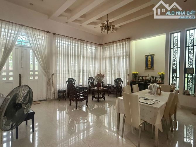 Bán Biệt Thự Khu Nhà ở Chán Hưng Phạm Hùng - 15.5m x 16.5m -259m.2- 3 Lầu - 5PN -5WC-P5 Q8 - 1