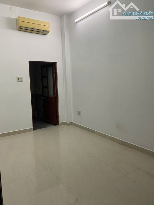 Rẻ nhất  Mặt Tiền Sư Vạn Hạnh P12 Quận 10 - 300m2 sử dụng - Ngang 6m - 1