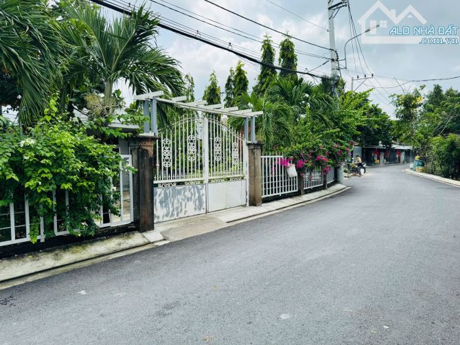 ngộp bán nhà hẻm xe hơi DT: 120m2=10*12 - 1