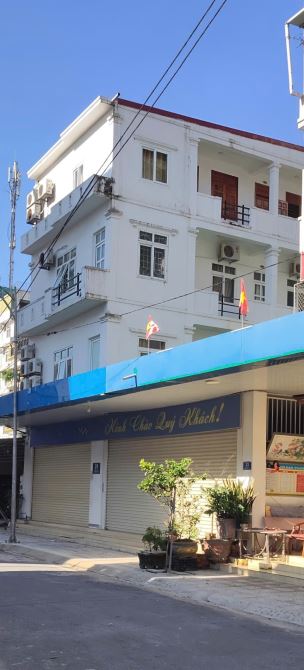 16 TỶ BÁN GẤP KHÁCH SẠN 4 TẦNG 21 PHÒNG ĐƯỜNG BÀ LUA - ĐẤT: 6,5x20=130x2 lô CÁCH BIỂN 150M - 3