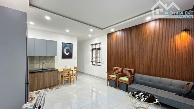 BÁN GẤP NHÀ CẤP 4 HÒN XỆN GẦN BIỂN 700m, CÒN MỚI , CHO THUÊ DC 8TR/THÁNG, 2 MẶT TIỀN - 1