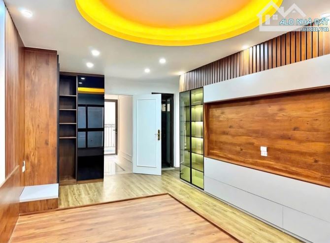 Bán nhà Đỗ Nhuận, 40m x 5 tầng, tặng nội thất, lô góc, ngõ thông ô tô, view công viên. - 1