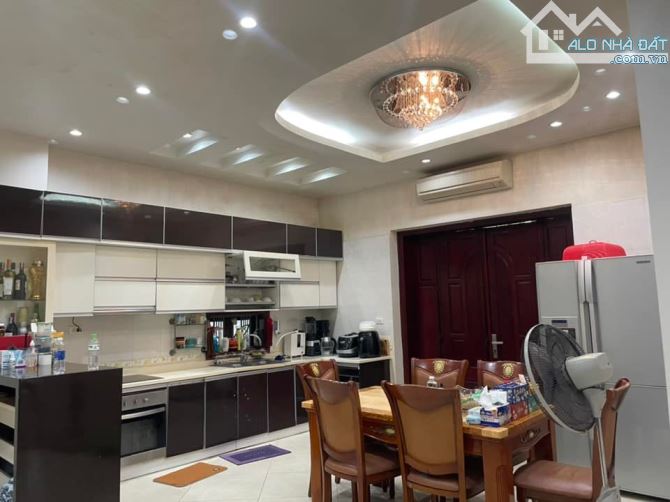 Nhà phố Thọ Tháp Cầu Giấy kinh doanh 45 tỷ. Vỉa hè kinh doanh mặt tiền 6m - 1