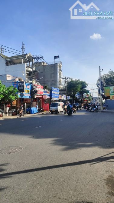 NHÀ 2 MT 1 ĐỜI CHỦ - HẺM XE HƠI - 56M2 - 4x14 - NGAY EMART PHAN HUY ÍCH - NHỈNH 3 TỶ - 1