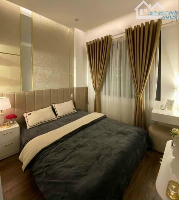 Bán nhà Mặt tiền Nguyễn Thái Bình, Tân Bình - Đoạn đẹp lề đường lớn. DT: 5.3m x 16m, Giá 2 - 1