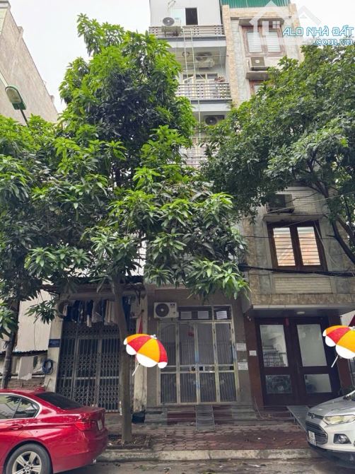🏡CẦU GIẤY-NHÀ PHÂN LÔ - DT45m2 💸13 tỷ- OTO TRÁNH-ĐƯỜNG RỘNG 8m-VỈA HÈ RỘNG - KINH DOANH - 1