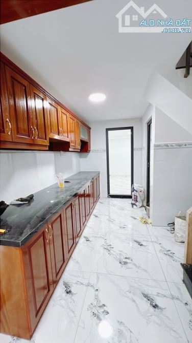 Nhà hẻm 772 Đoàn Văn Bơ - 4 Tầng mới - 40m2 - hơn 4 tỏi 8 TL - 1
