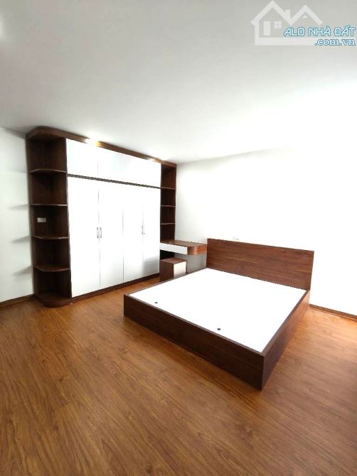 BÁN NHÀ THẠCH BÀN 32M2, 5 TẦNG, NGÕ NÔNG, Ô TÔ ĐỖ CỔNG, 6.2 TỶ - 1