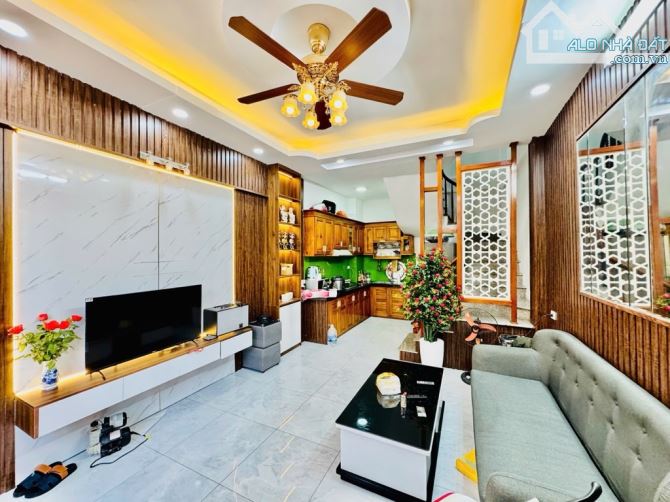 Chính chủ cần bán gấp nhà đẹp ở ngay Ngũ Nhạc Hoàng Mai chỉ với 5.7 tỷ - 1