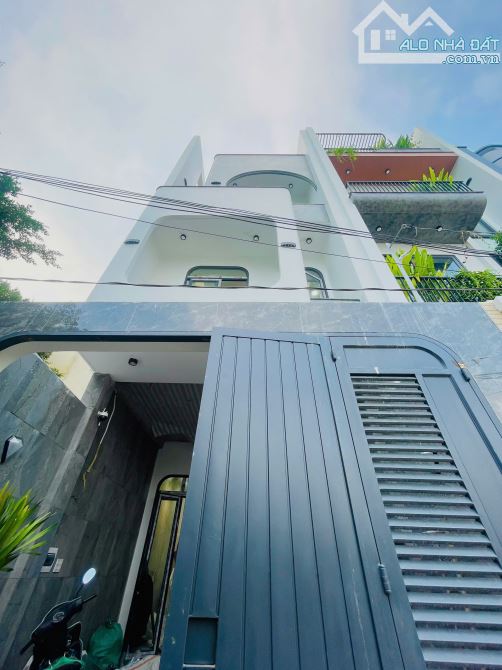 Nhà 4 tầng nội thất cực đẹp thiết kế hiện đại đường 24 Linh Đông - 1