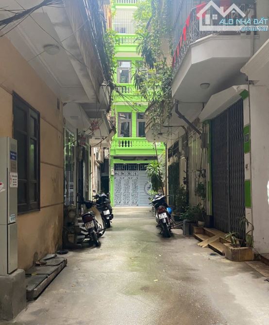 PL Hoàng Cầu, Đống Đa, Hà Nội DT40m2 - Mặt tiền 5m - Ngõ thông, ô tô - Sổ đỏ cc - Giá 14,5 - 1