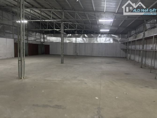Cho thuê kho xưởng mặt bằng 850m2 MT Liên Phường, Phú Hữu, Quận 9 - 1