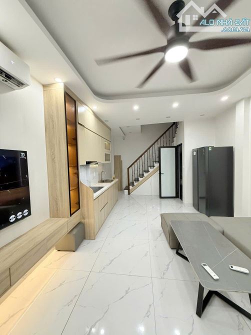 BÁN NHÀ 4 TẦNGMỚI DÂN XÂY TRÂU QUỲ GIA LÂM- MT GẦN 5M NỞ HẬU- GIÁ NHỈNH 6 TỶ-FULL NỘI THẤT - 1