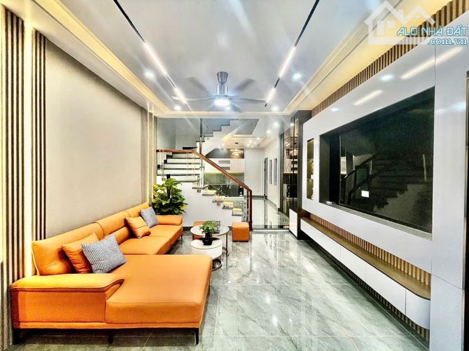 Nhà 4 tầng lô góc mặt ngõ thông Nguyễn Công Hoà kd buôn bán tốt - 1