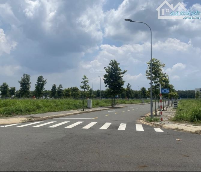 BÁN NHANH ĐẤT SÂN BAY LONG THÀNH 200m2 KDC D2D - NGAY CHỢ MỚI LỘC AN - GIÁ NGỘP 2.3 TỶ - 1
