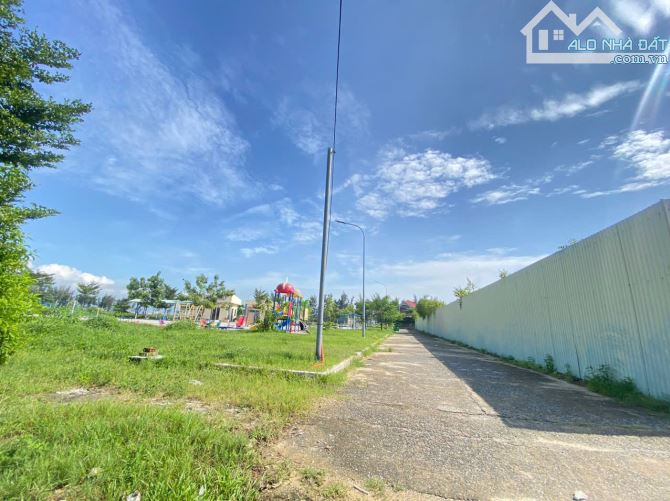 (ĐẤT BIỂN) NGANG 15M ĐƯỜNG 7,5M HƯỚNG BIỂN, ĐỐI DIỆN CÔNG VIÊN, CÁCH BIỂN ĐÚNG 1 CON ĐƯỜNG - 1