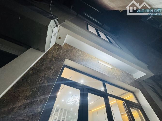 Nhà 4 tầng, 4 ngủ, 35m2, ngõ 377 Nguyễn Trãi, Tân Triều, nhỉnh 6 tỷ, sđcc, cách oto 40m. - 1