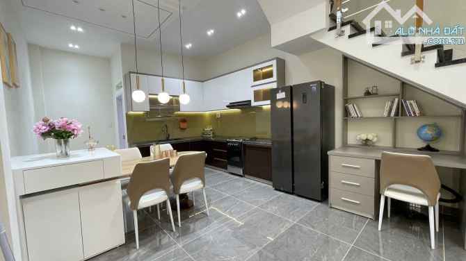 CHỈ 1 CĂN DUY NHẤT ! Nhà đẹp HXH Lý Thường Kiệt, Q.10 | DT: 4,6 X 15m - 7 Tầng | - 1